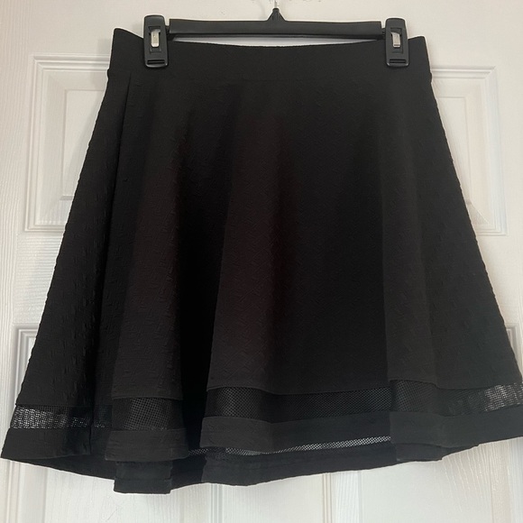 Xhilaration Black Fit and Flare Skirt With Mesh Bottom Women’s Size Medium‎ - Picture 5 of 7